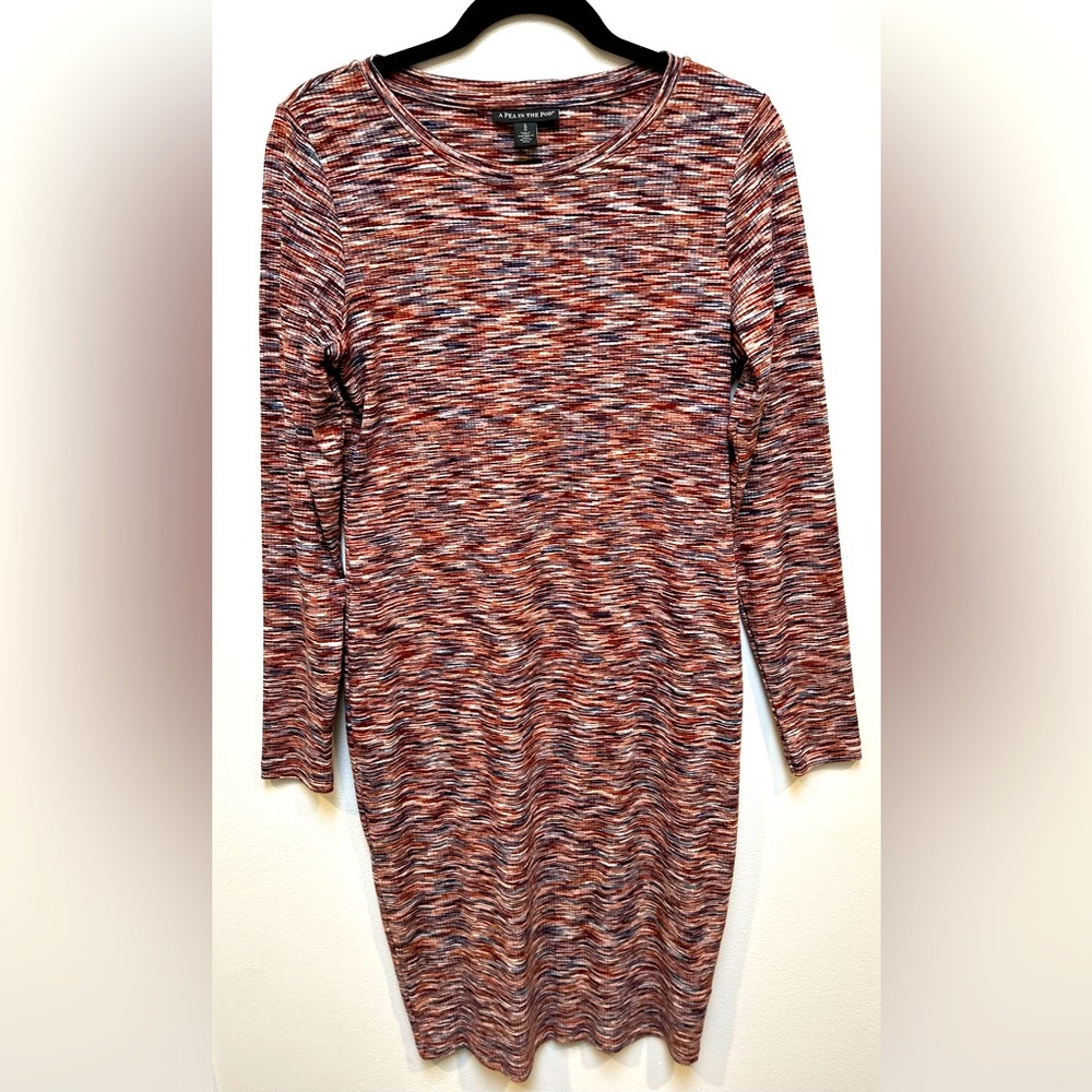 A Pea in the Pod - TEXTURED BODYCON MATERNITY DRESS - Size Large - Brown/Navy